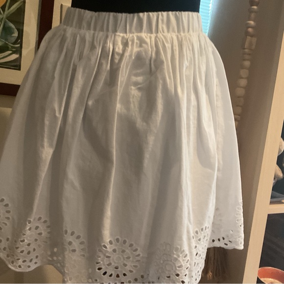 SUMMER CLEARANCE  $11. CAT & JACK WHITE EYELET MINI SKIRT. SIZE XL 14-16 - Picture 8 of 10